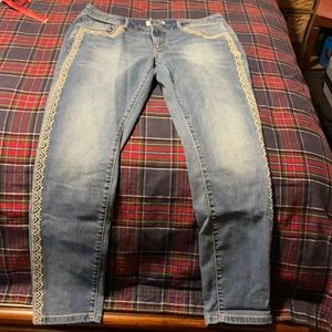 Cute embroidered skinny jeans